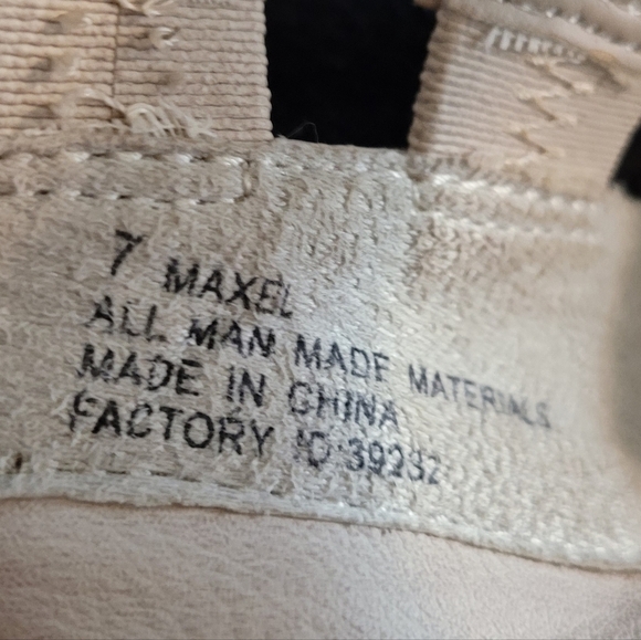 Material Girl Maxel Beige Strappy Wedges Size 7 - Picture 13 of 13